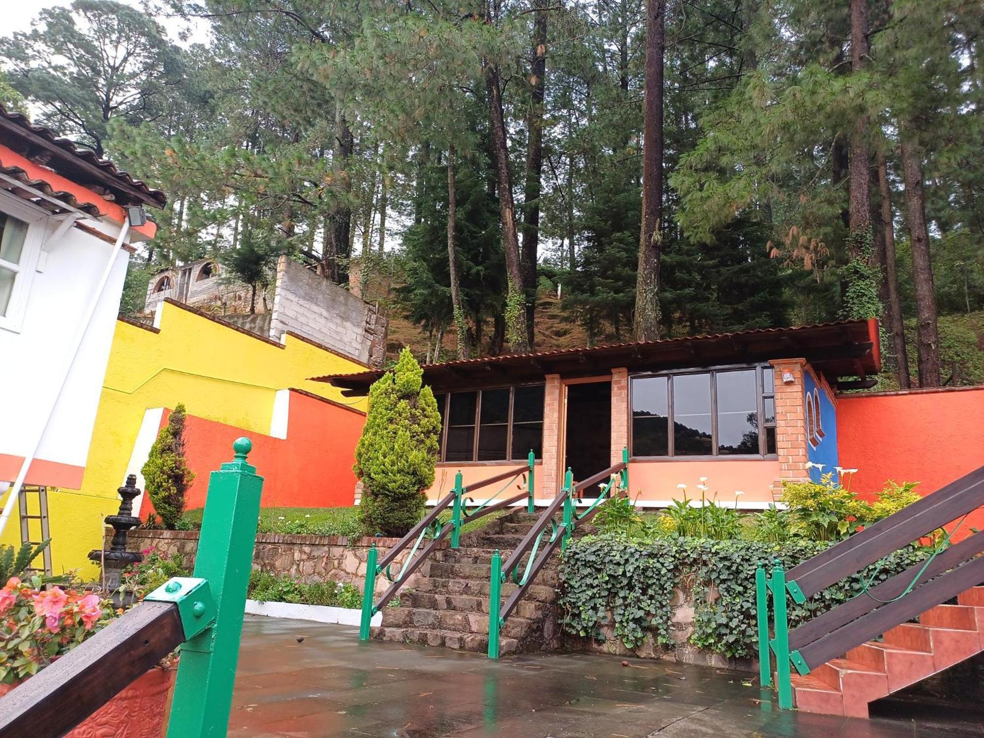Plaza Don Gabino Y Restaurante Inn Mineral de Angangueo