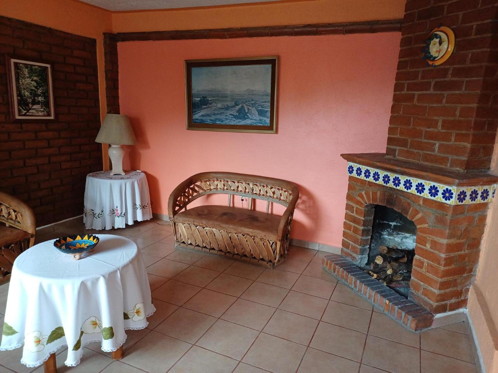 Plaza Don Gabino Y Restaurante Mineral de Angangueo